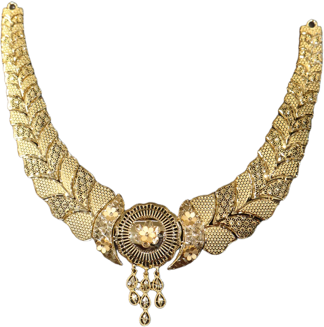 A 22K leaf-pattern hasli necklace with a flower medallion